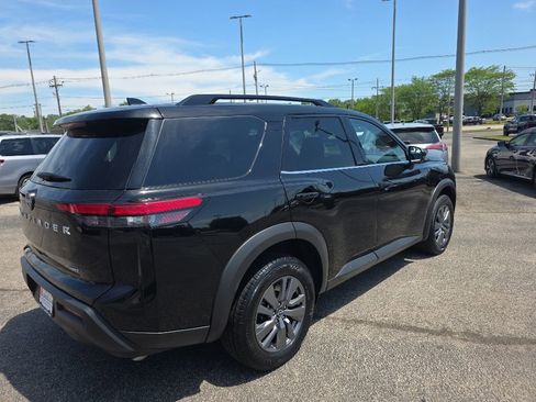 Used 2025 Nissan Pathfinder SV AWD/4WD image 4