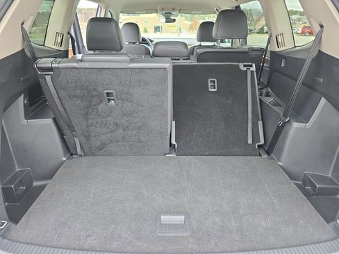 Used 2024 Volkswagen Atlas SE image 12