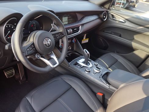 New 2024 Alfa Romeo Stelvio Sprint image 12