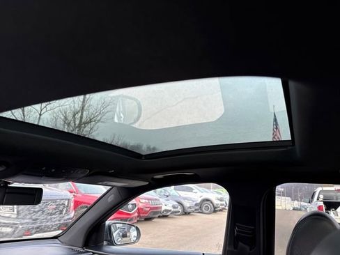 Used 2020 Mercedes-Benz GLC 300 4MATIC image 12