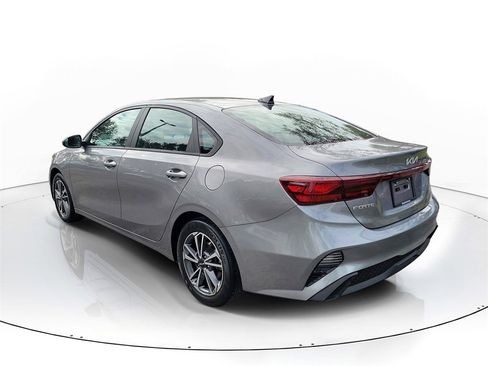 Used 2023 Kia Forte LXS image 2