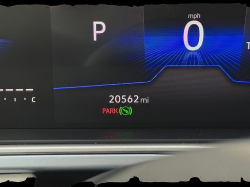 Used 2025 Volkswagen Taos SE image 40