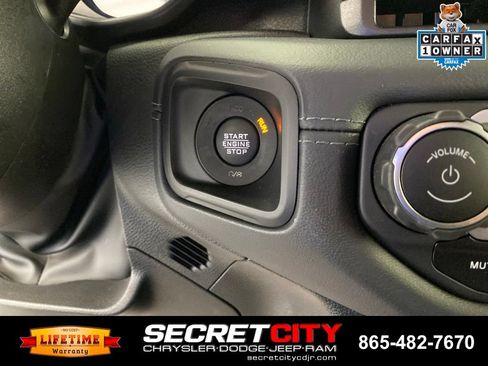 Used 2024 Jeep Wrangler High Altitude AWD/4WD image 16