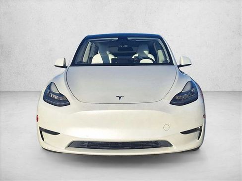 Used 2021 Tesla Model Y Long Range image 3