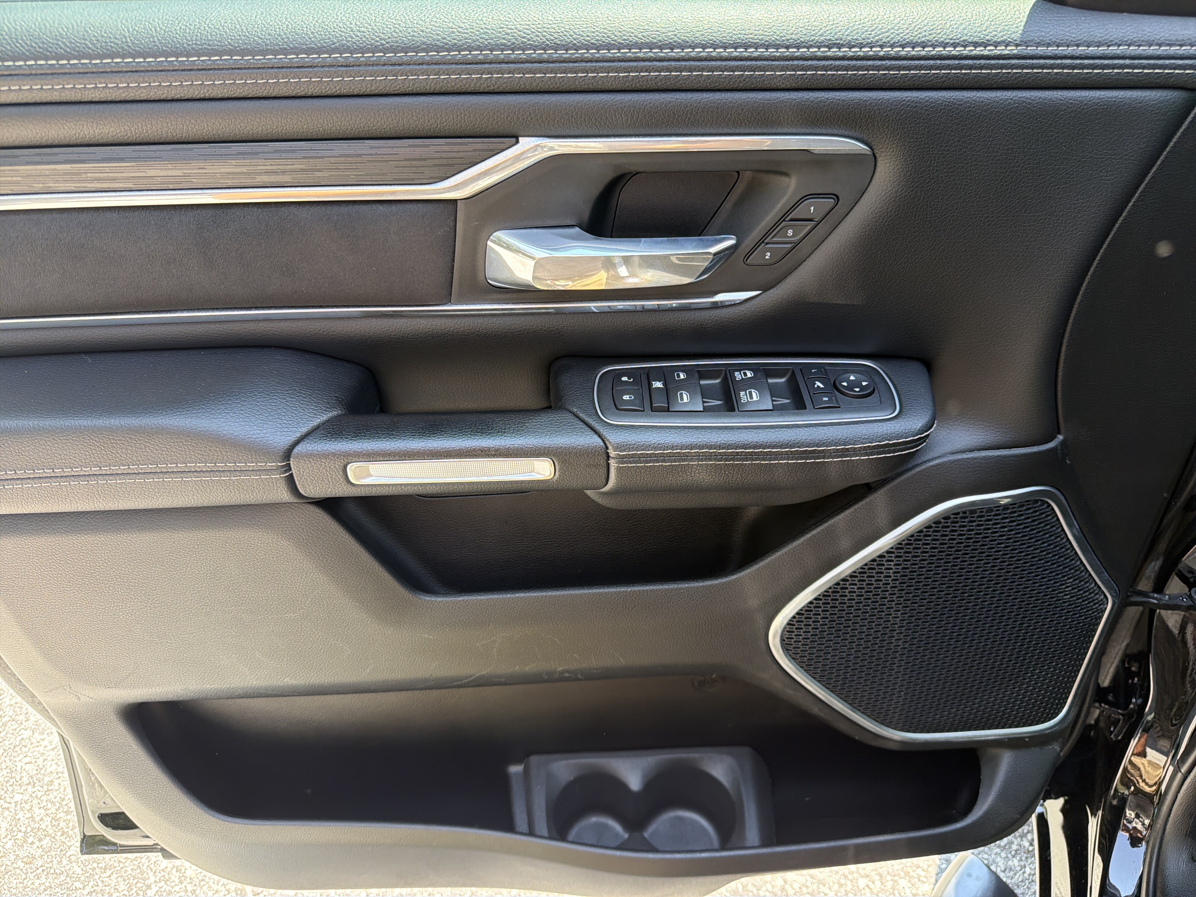 Used 2023 RAM 1500 Laramie RWD image 11