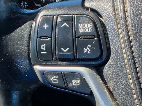 Used 2014 Toyota Highlander Limited Platinum AWD/4WD image 10