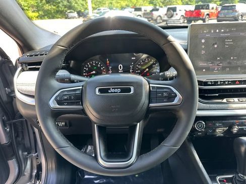 Used 2023 Jeep Compass Latitude AWD/4WD image 36