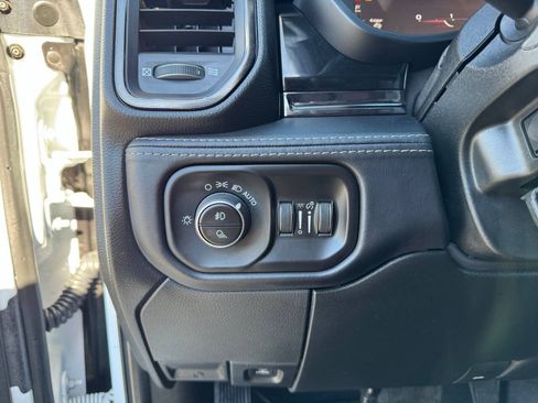 Used 2025 RAM 2500 Limited AWD/4WD image 16