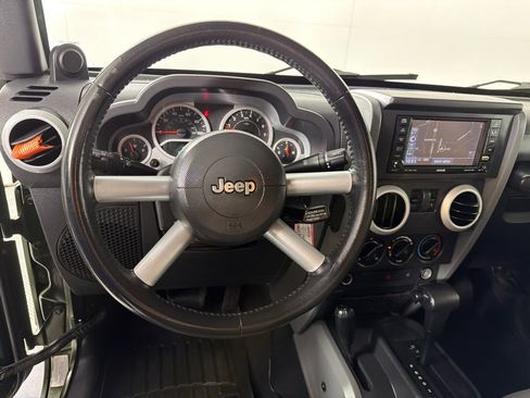 Used 2009 Jeep Wrangler Sahara AWD/4WD image 14