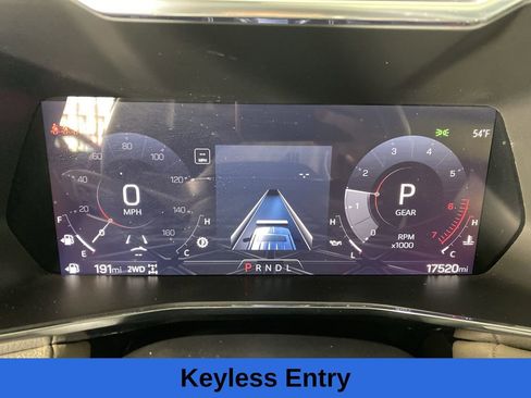 Used 2024 GMC Canyon Denali image 15