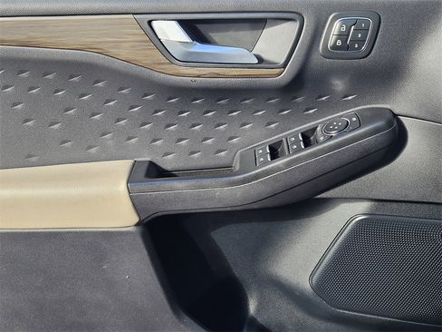 Used 2020 Ford Escape Titanium w/ Titanium Premium Package 2.0 image 18