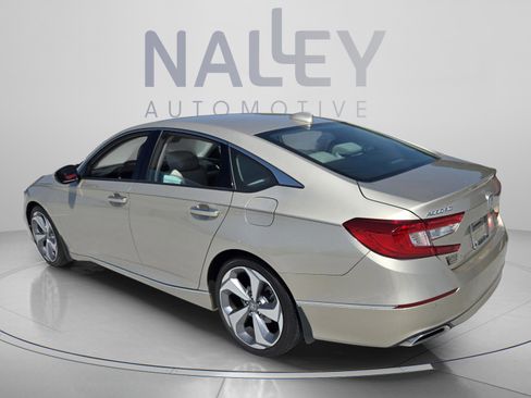 Used 2018 Honda Accord Touring image 3