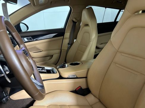 Certified 2023 Porsche Panamera 4S Executive AWD/4WD image 5