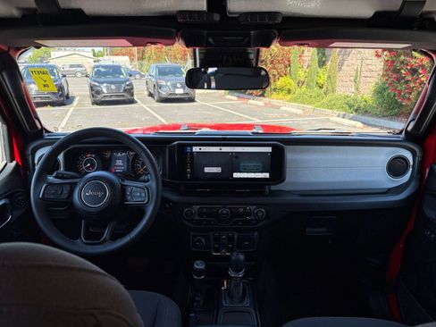 Used 2025 Jeep Wrangler Unlimited Sport AWD/4WD image 32