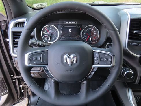 Used 2025 RAM 1500 Big Horn AWD/4WD image 19