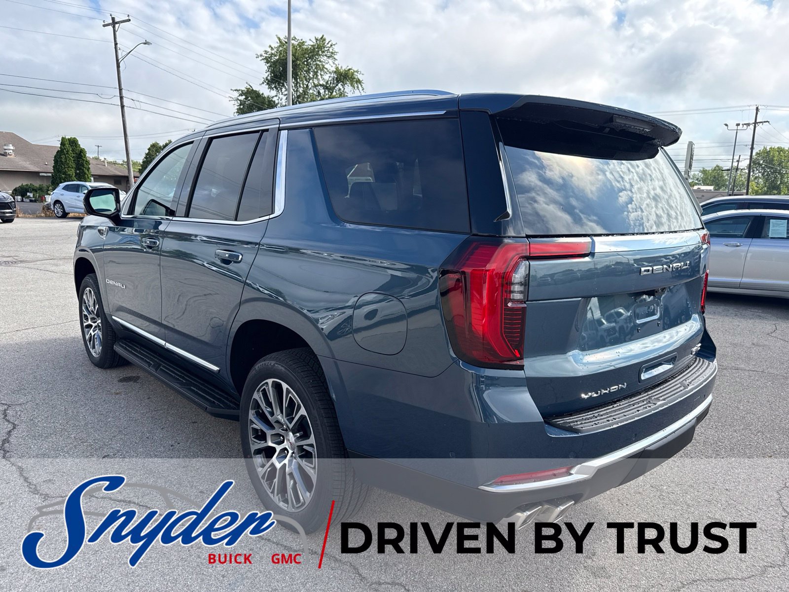 New 2026 GMC Yukon Denali w/ Advanced Technology Package AWD/4WD image 6