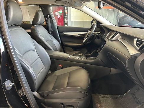 Used 2019 INFINITI QX50 Pure AWD/4WD image 38