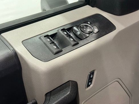 Used 2018 Ford F550 4x4 Crew Cab Super Duty image 17