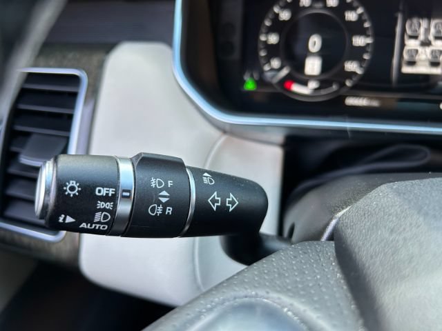 Used 2018 Land Rover Range Rover Sport HSE AWD/4WD image 23