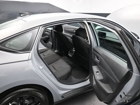 Certified 2025 Honda Accord SE image 18