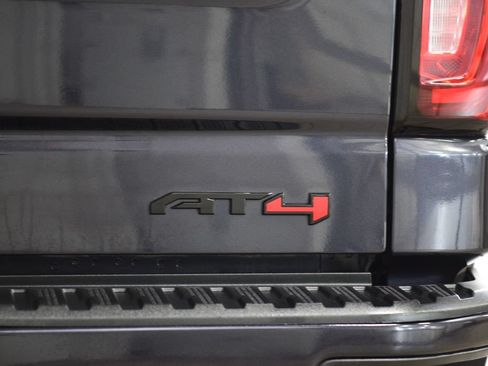 Used 2023 GMC Sierra 1500 AT4 w/ AT4 Premium Package AWD/4WD image 21
