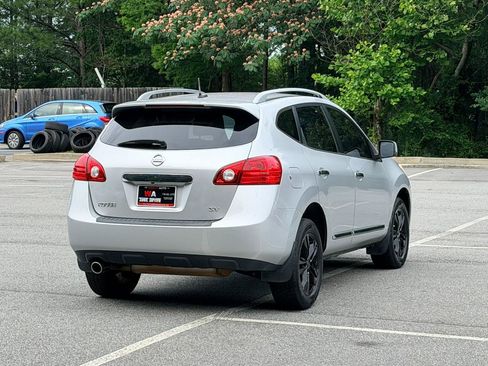 Used 2013 Nissan Rogue SV w/ Premium Pkg FWD image 4