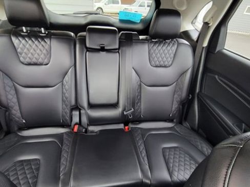 Used 2024 Ford Edge Titanium image 37