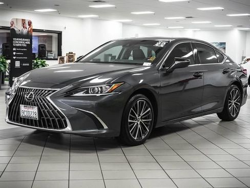 Certified 2022 Lexus ES 350 w/ Premium Package FWD image 3