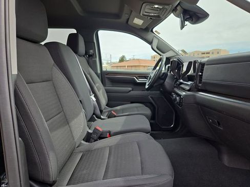 Used 2025 Chevrolet Silverado 1500 LT image 13