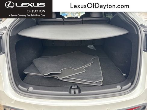 Used 2022 Tesla Model Y Long Range image 32