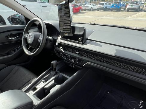 Used 2023 Honda Accord EX image 11