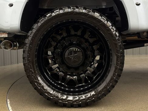 Used 2026 Ford F450 Platinum w/ FX4 Off-Road Package AWD/4WD image 12