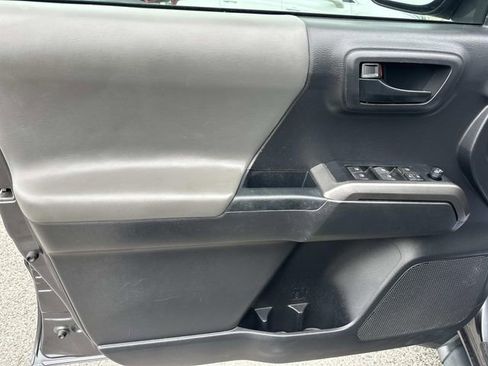 Used 2022 Toyota Tacoma SR5 image 22