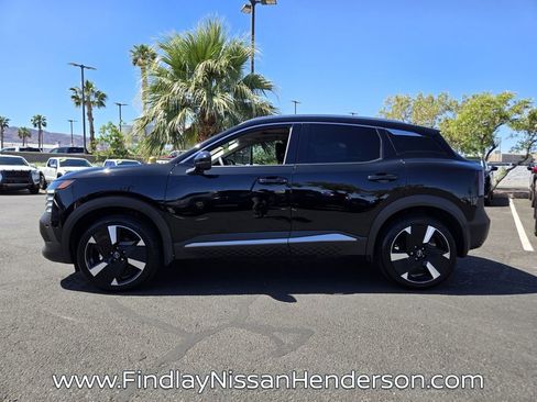 Used 2025 Nissan Kicks SR w/ SR Premium Package FWD image 3