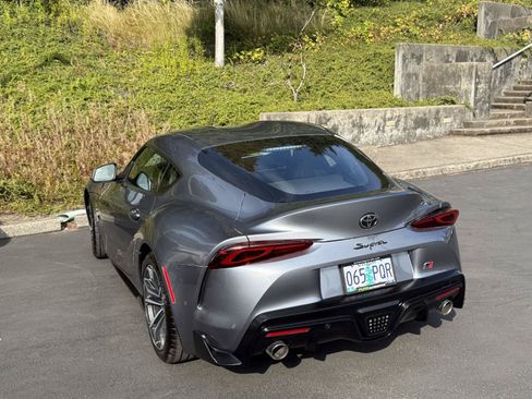 Used 2021 Toyota Supra w/ Safety & Technology Package RWD image 3