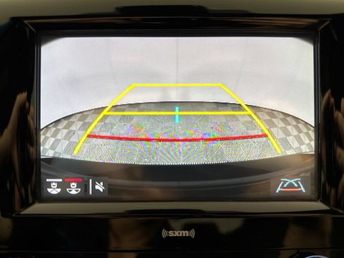 Used 2020 Toyota Camry SE w/ Convenience Package FWD image 16