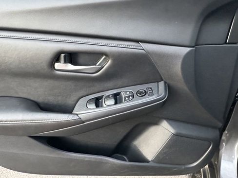 Certified 2023 Nissan Sentra SV image 17