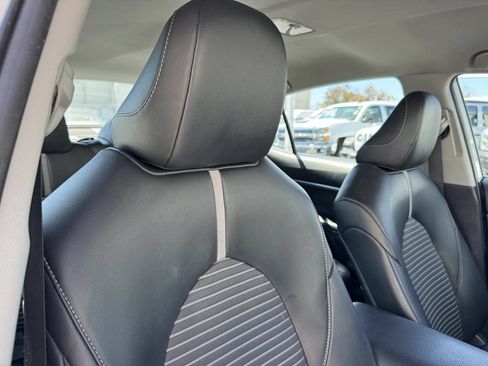 Used 2022 Toyota Camry SE FWD image 15
