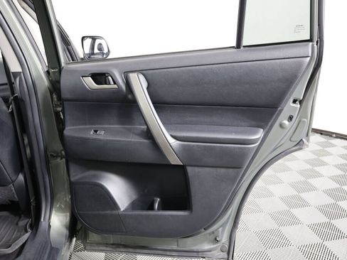 Used 2010 Toyota Highlander SE AWD/4WD image 21