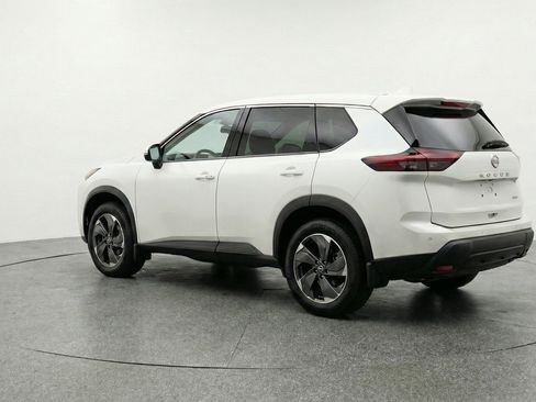 Used 2025 Nissan Rogue SV AWD/4WD image 6