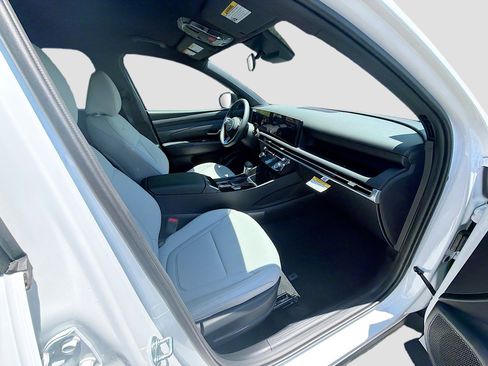 New 2026 Hyundai Santa Cruz SEL FWD image 18