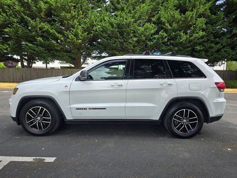 Used 2018 Jeep Grand Cherokee Trailhawk AWD/4WD image 3