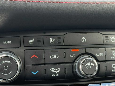 Used 2023 Dodge Durango GT AWD/4WD image 29