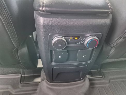 Used 2022 Ford Explorer XLT w/ Equipment Group 202A RWD image 15