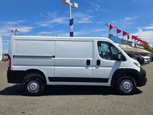 Used 2025 RAM ProMaster 2500 FWD image 7