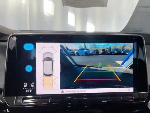 New 2026 Volkswagen Atlas Cross Sport SE image 17