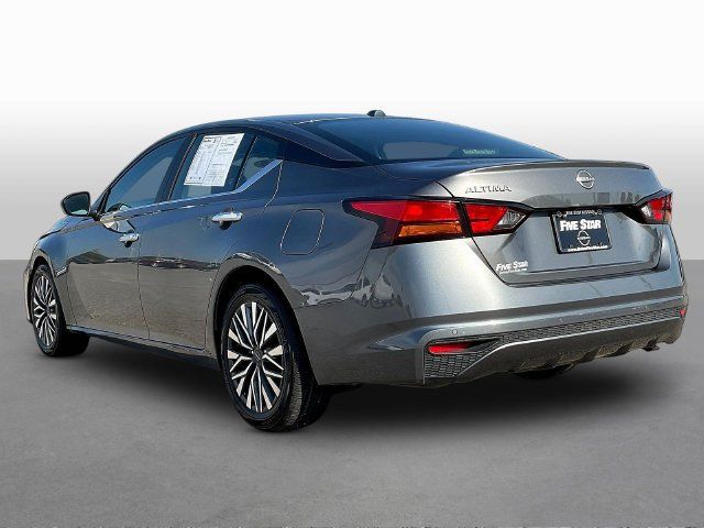 Used 2025 Nissan Altima 2.5 SV FWD image 5