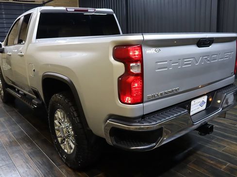 Used 2023 Chevrolet Silverado 2500 LT w/ Convenience Package AWD/4WD image 3