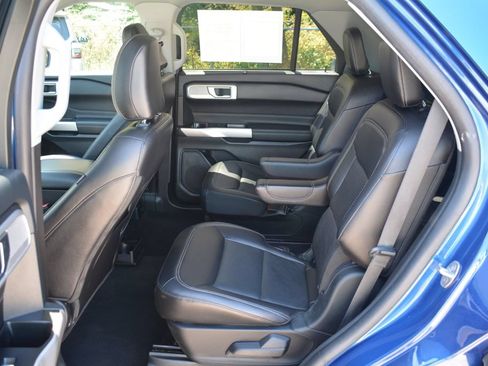 Used 2023 Ford Explorer Limited w/ Equipment Group 301A AWD/4WD image 23