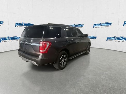 Used 2020 Ford Expedition XLT w/ Equipment Group 202A AWD/4WD image 9